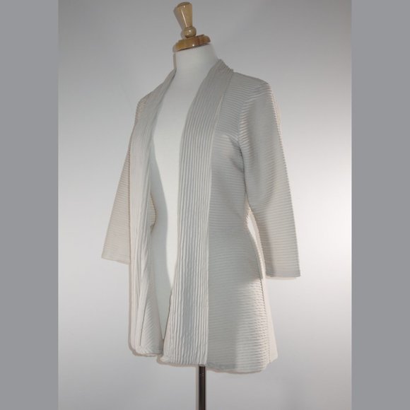 Frank Lyman Cream Cardigan Coat - size 6 - Picture 2 of 16